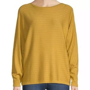 Woman’s TIME and TRU blouse!